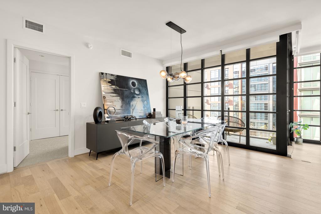 45 Sutton Sq SW #706