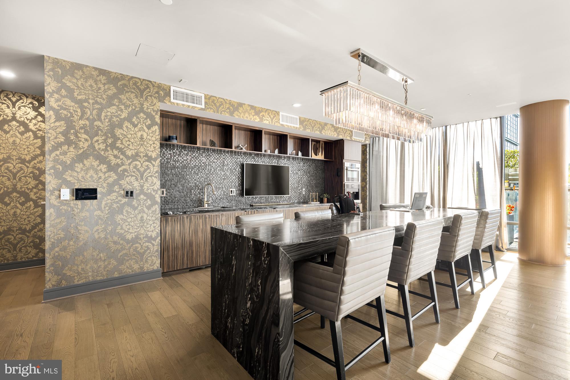 45 Sutton Sq SW #706