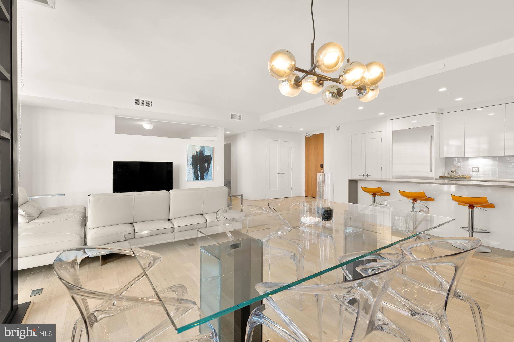 45 Sutton Sq SW #706