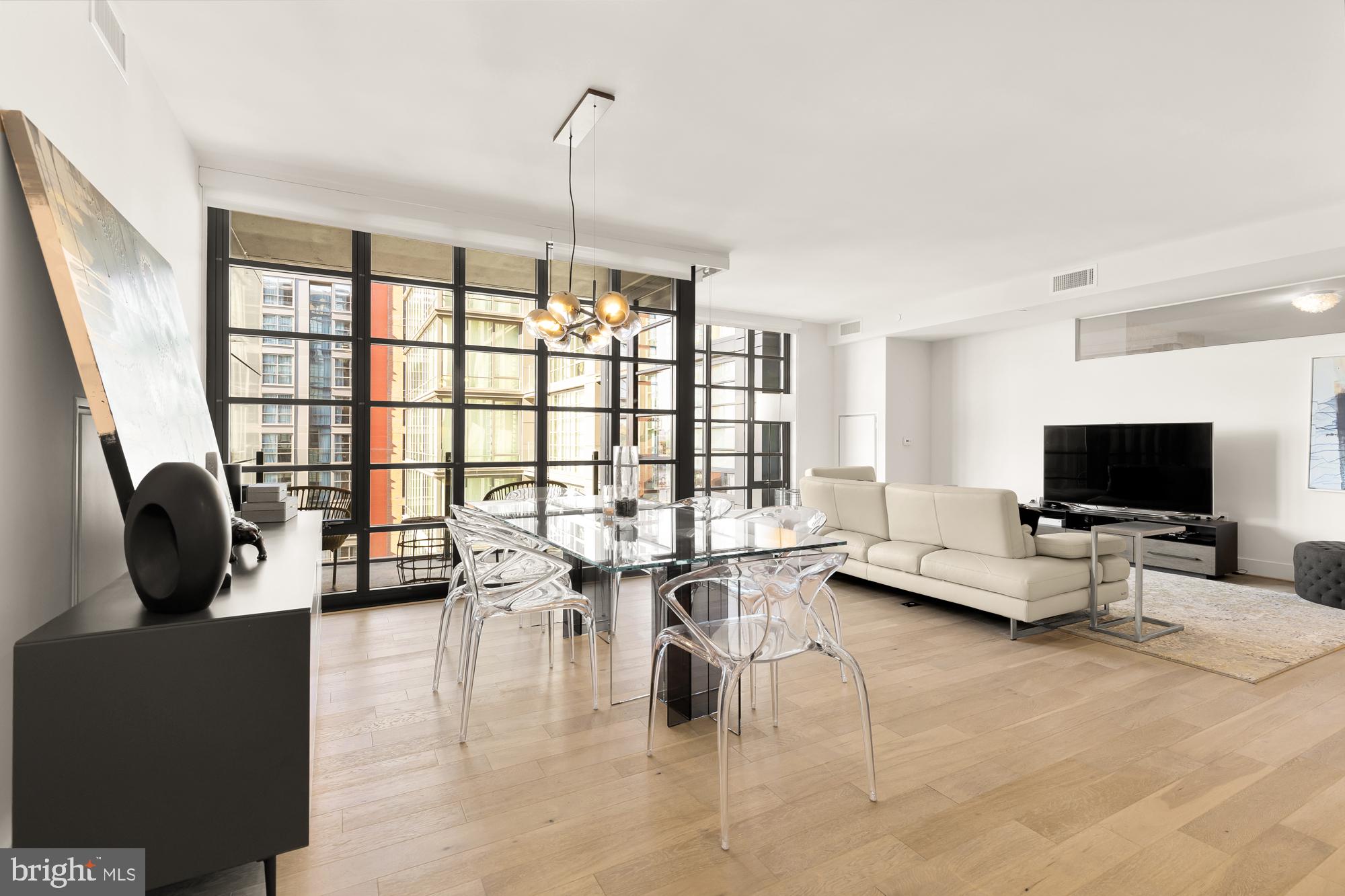 45 Sutton Sq SW #706