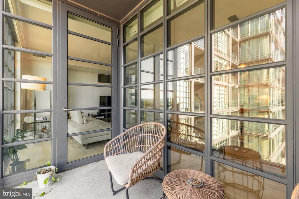 45 Sutton Sq SW #706