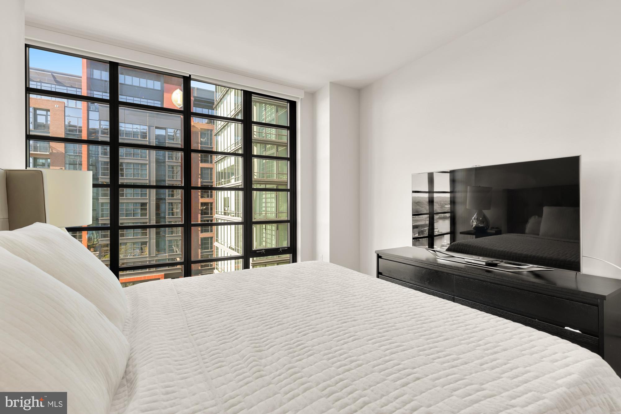 45 Sutton Sq SW #706