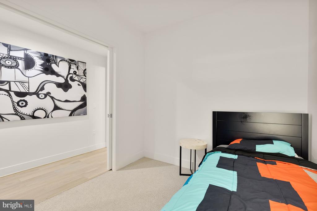 45 Sutton Sq SW #706