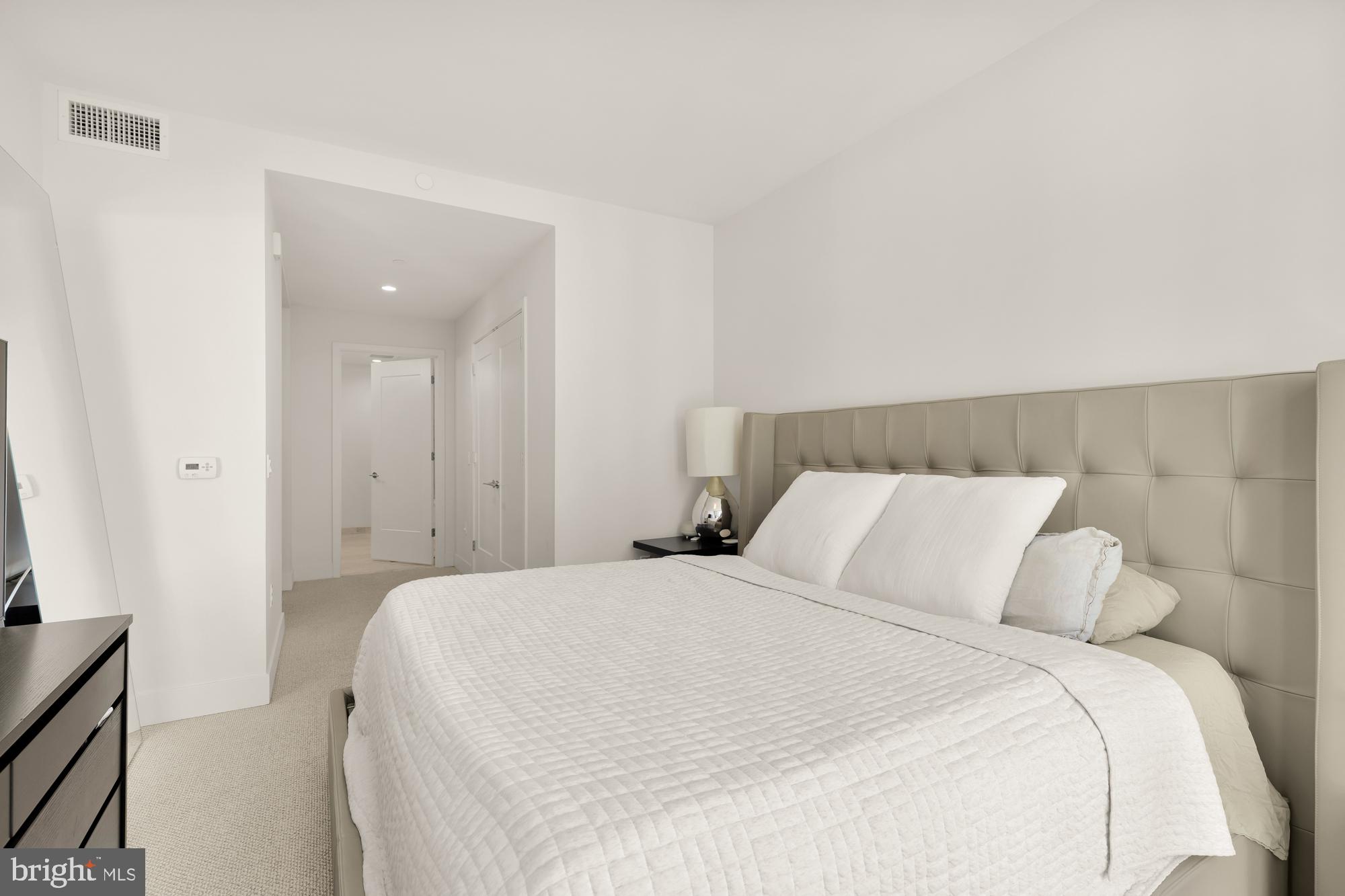 45 Sutton Sq SW #706