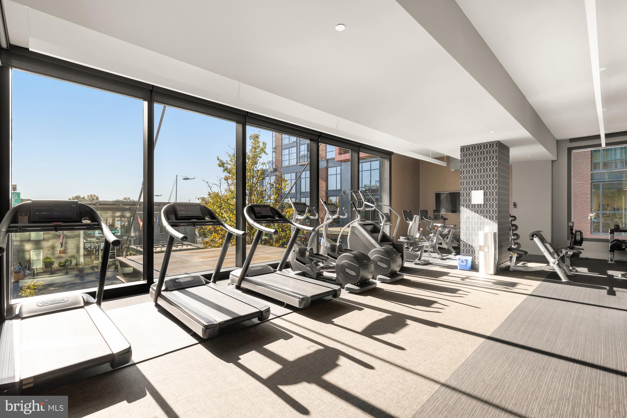 45 Sutton Sq SW #706