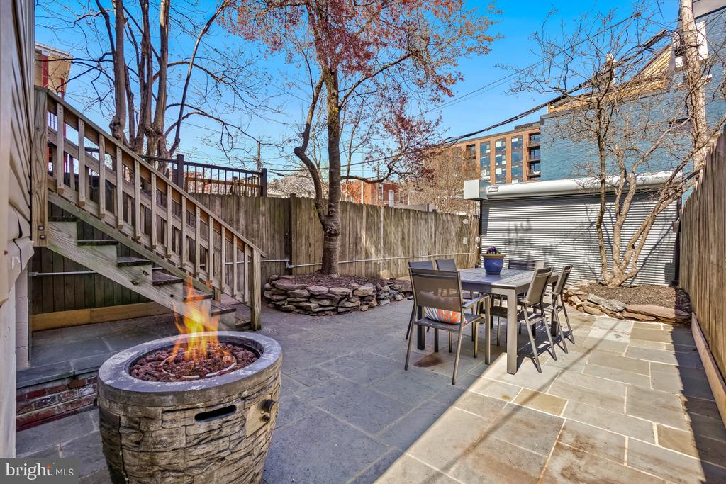 518 G St NE