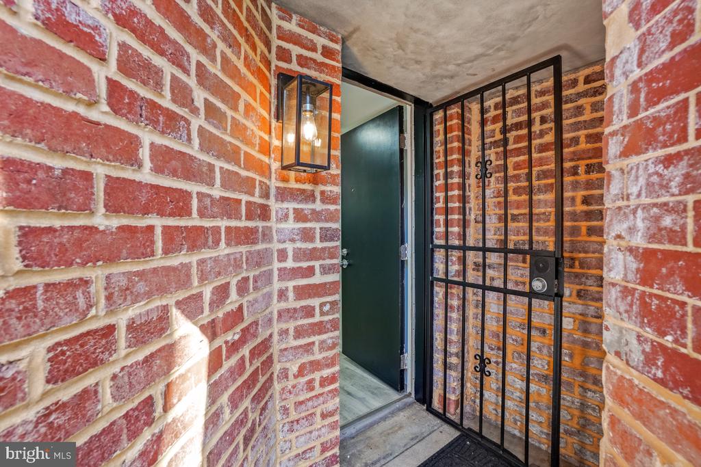518 G St NE