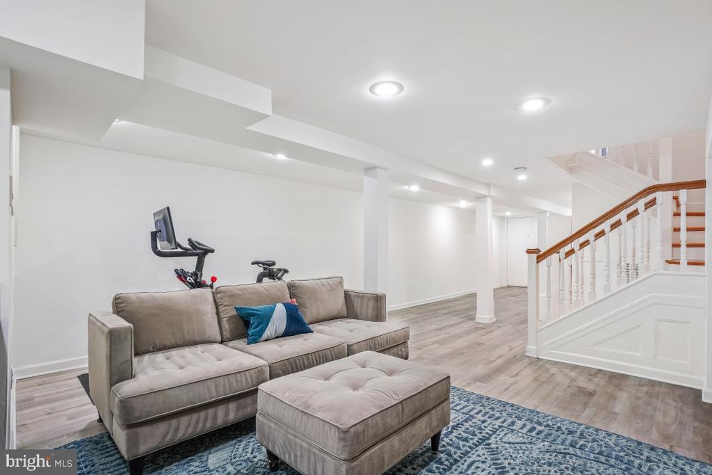 518 G St NE