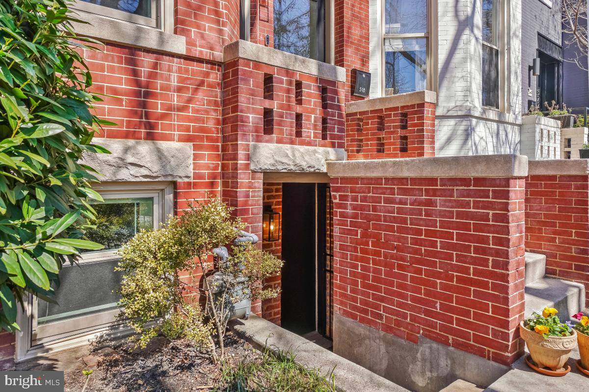 518 G St NE