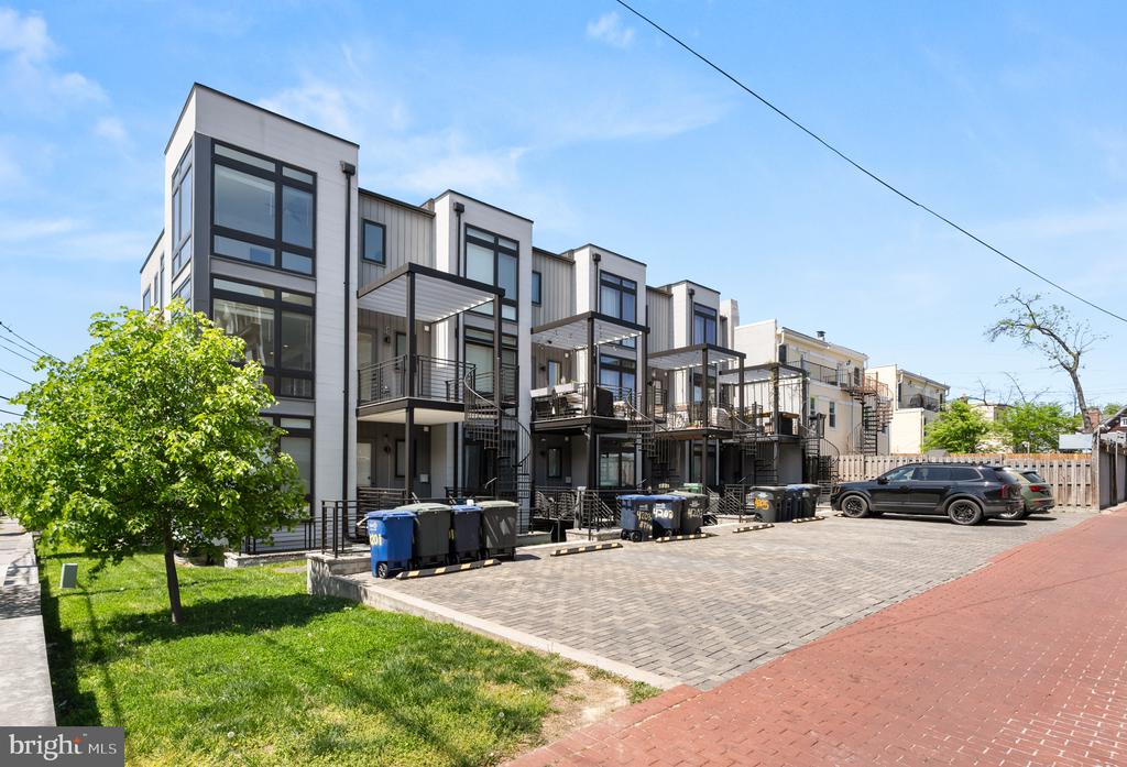 4201 8th St NW #2