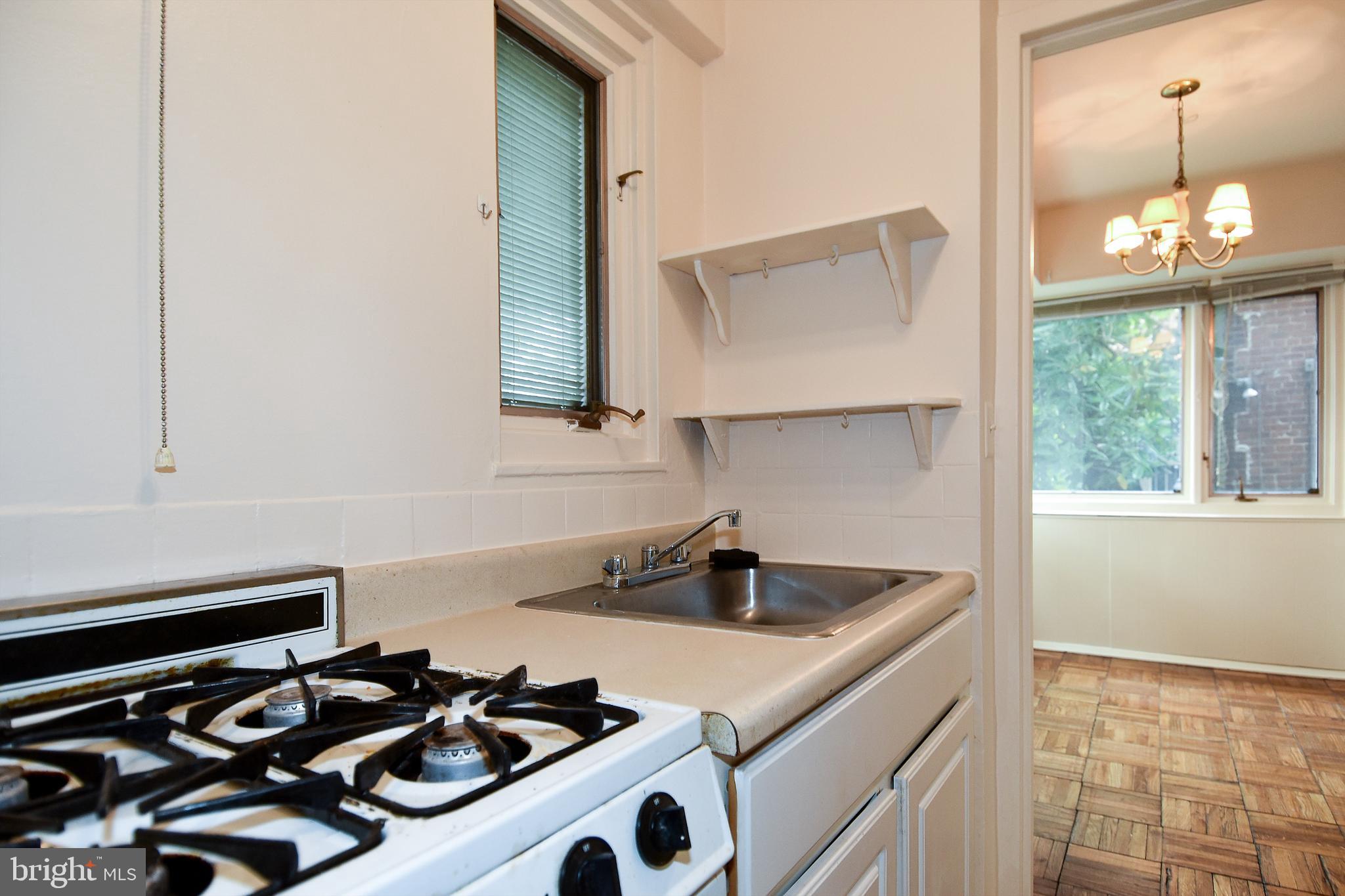 2720 WISCONSIN AVE NW #102