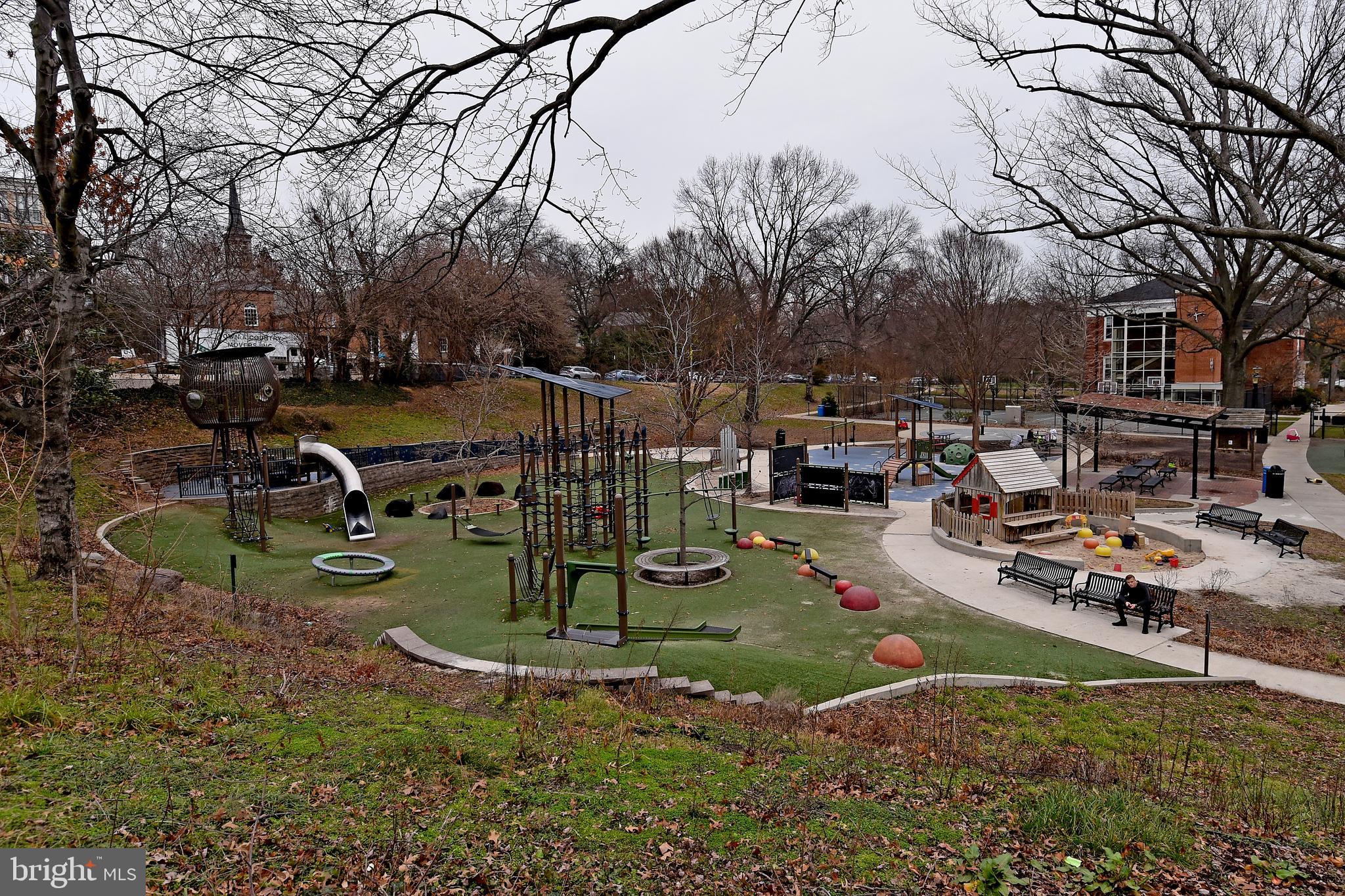 2720 WISCONSIN AVE NW #102