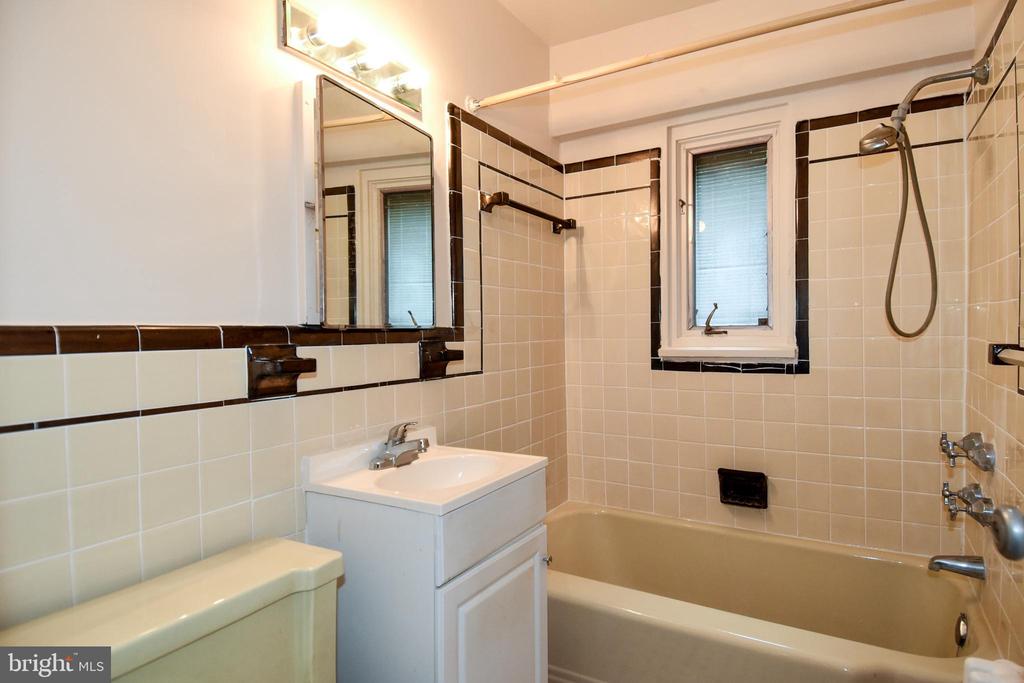 2720 WISCONSIN AVE NW #102