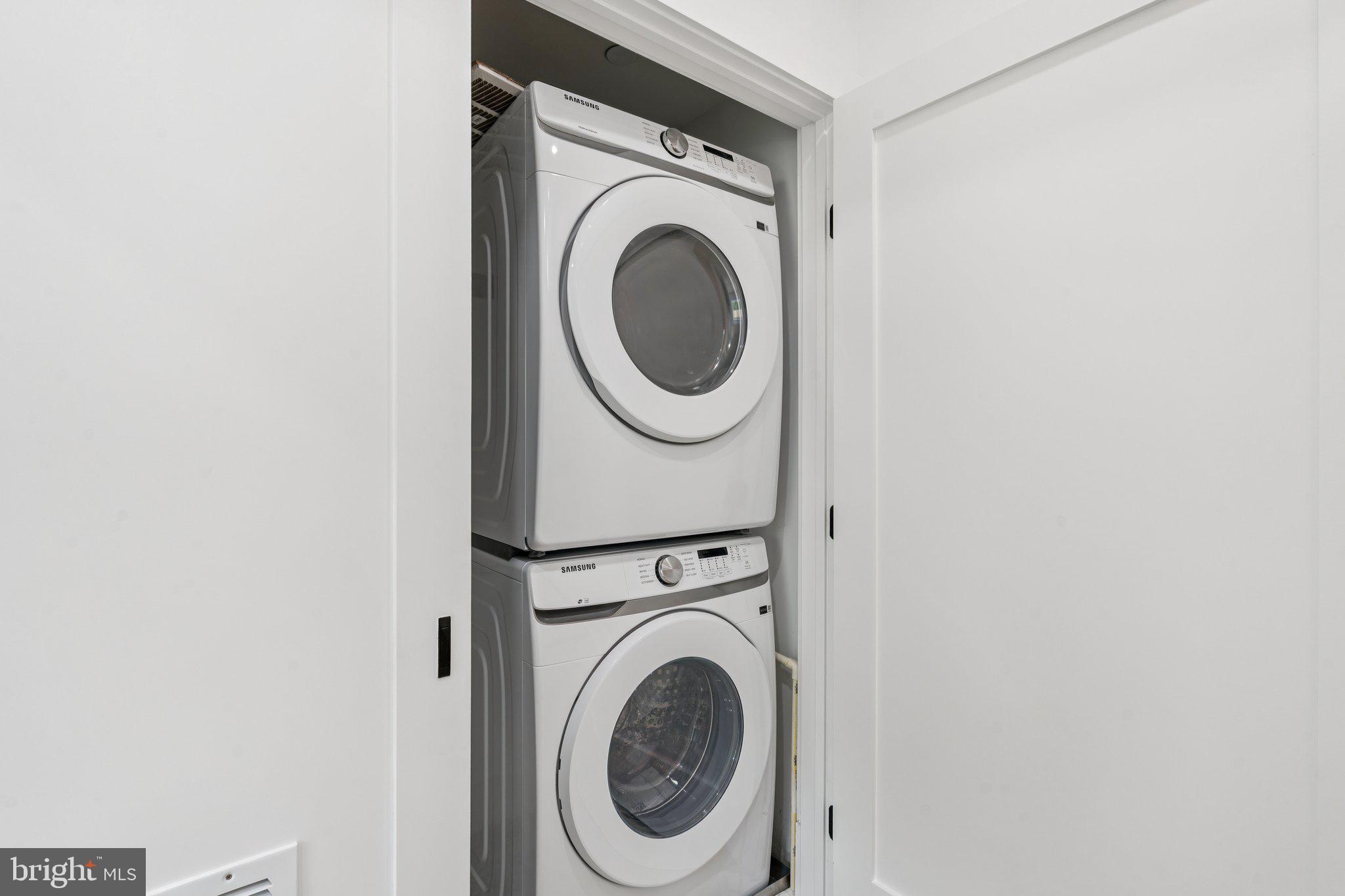 636 Edgewood St NE #B