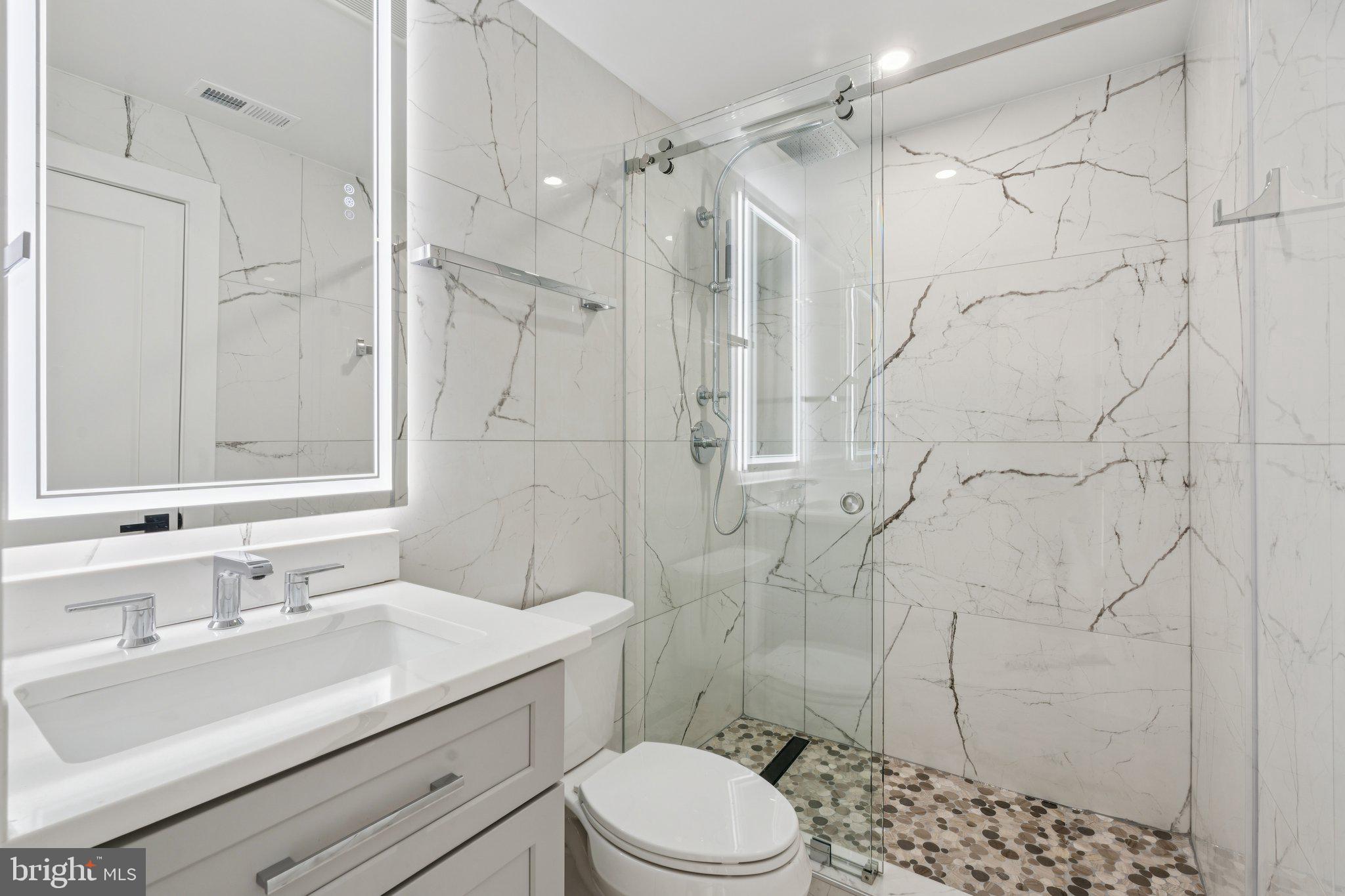 636 Edgewood St NE #B