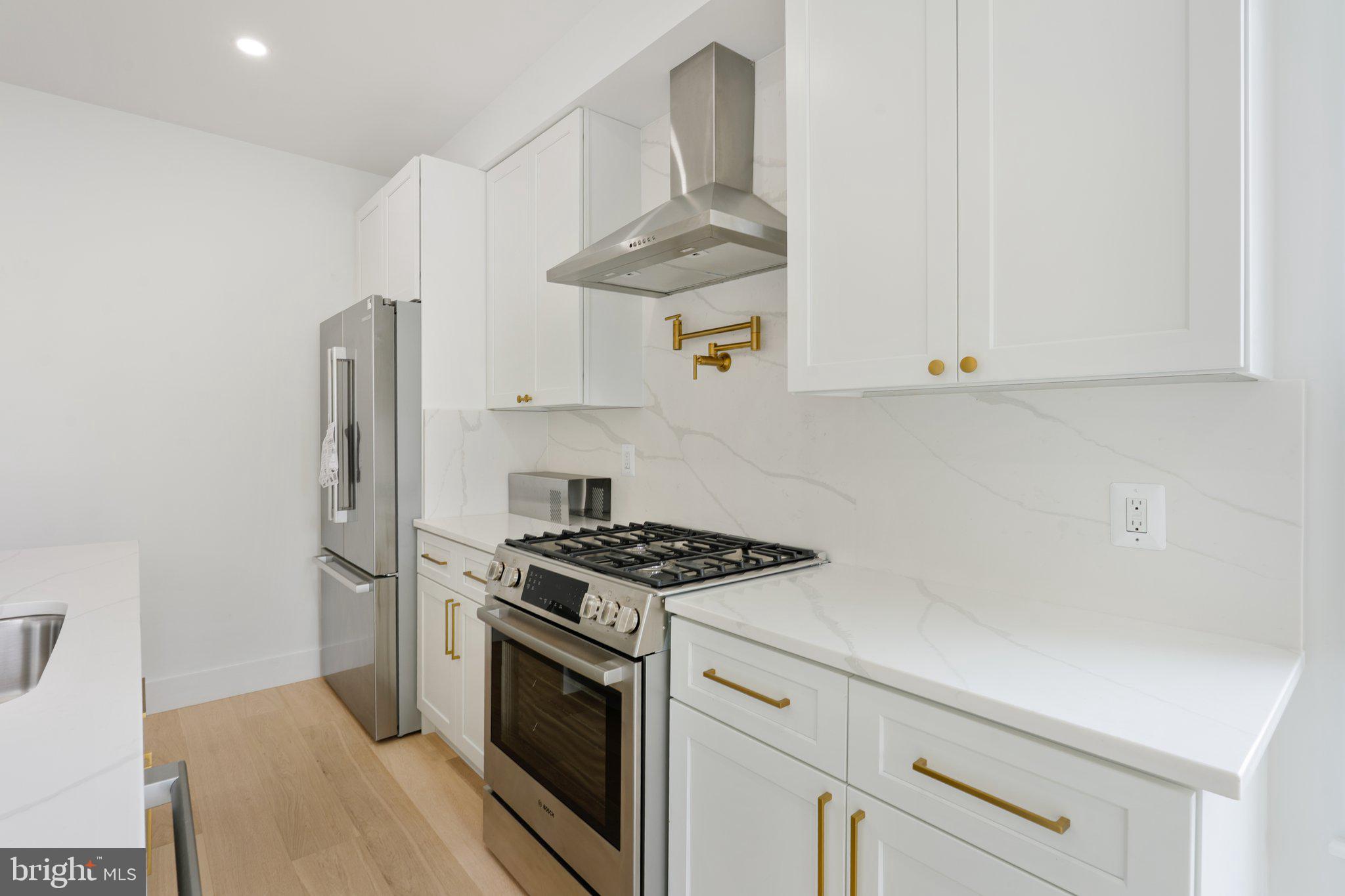 636 Edgewood St NE #B