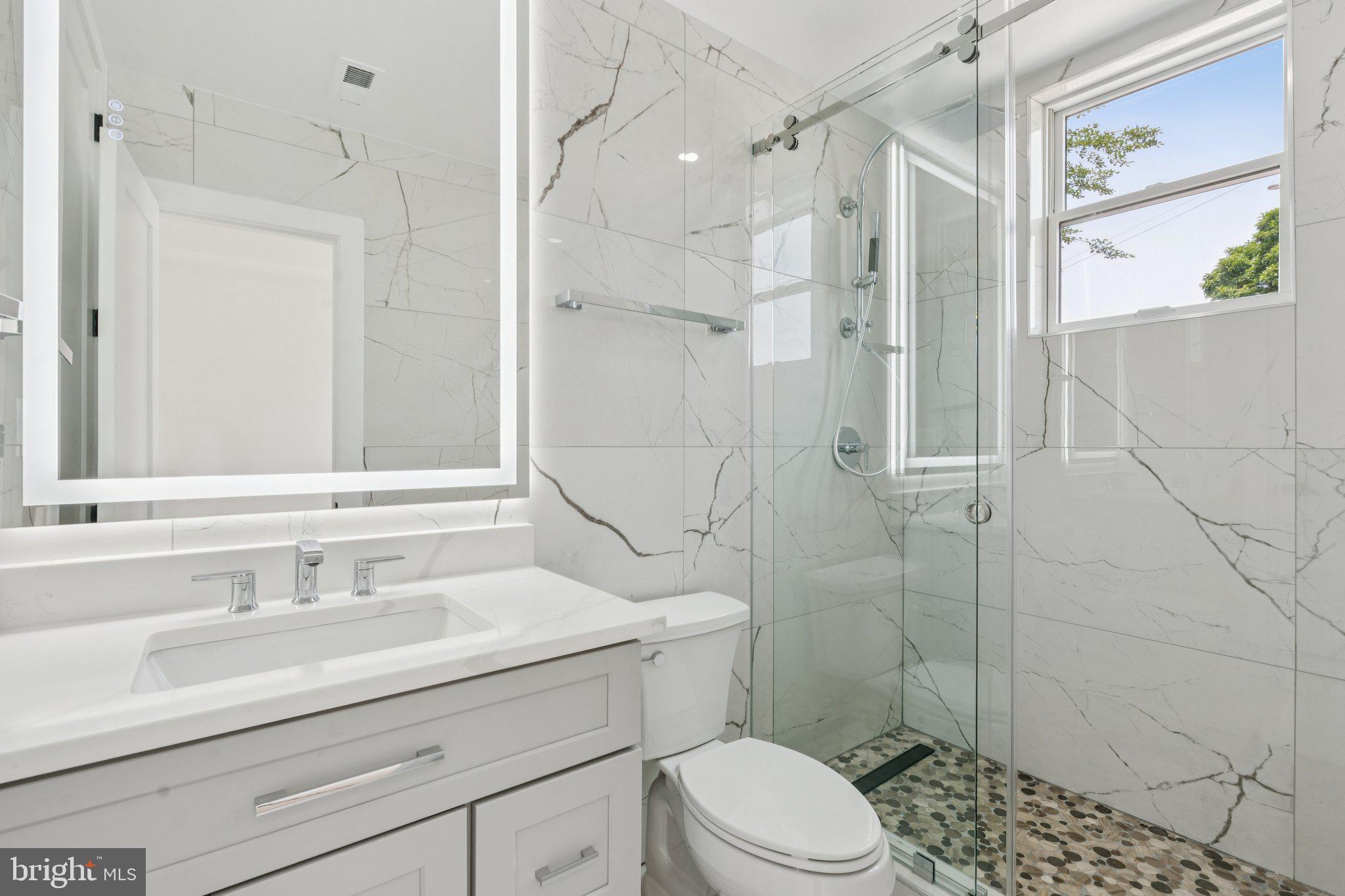 636 Edgewood St NE #B