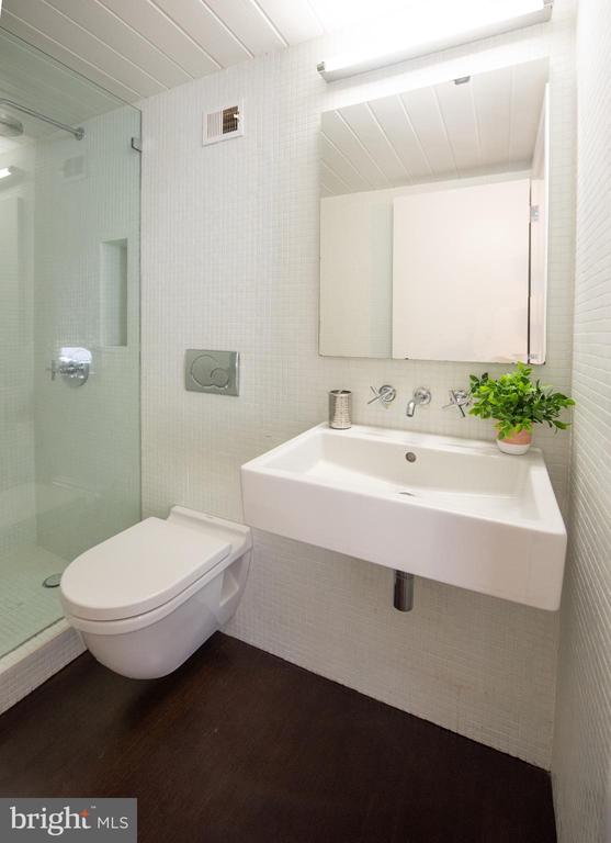 629 CONSTITUTION AVE NE #104