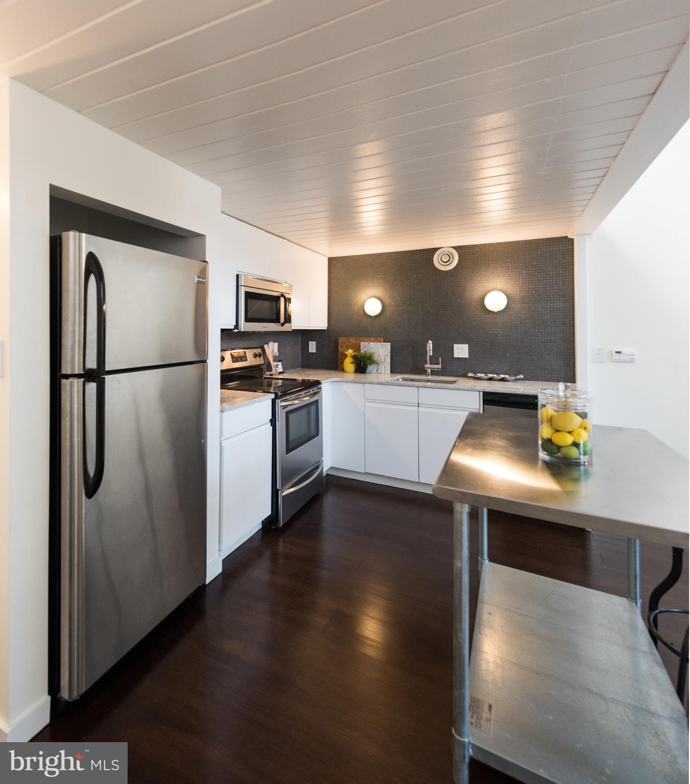 629 CONSTITUTION AVE NE #104