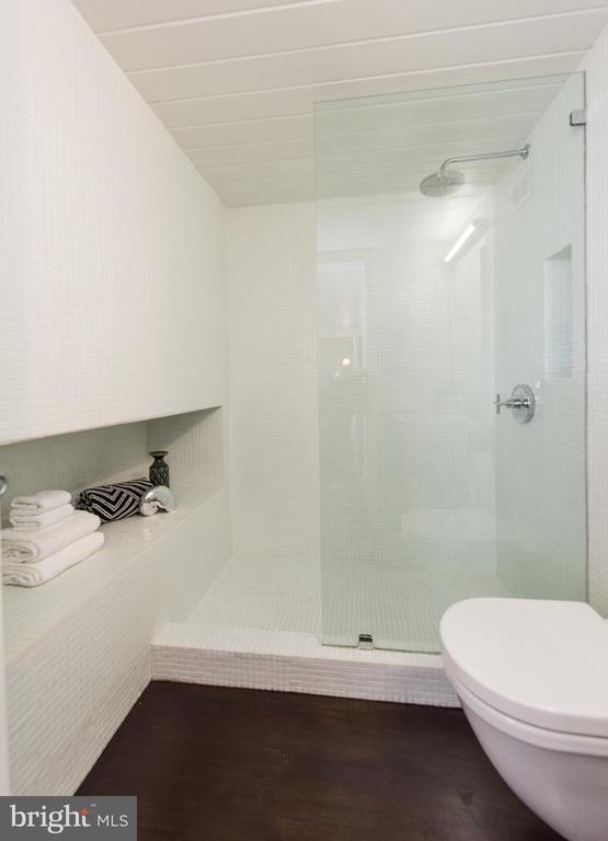 629 CONSTITUTION AVE NE #104