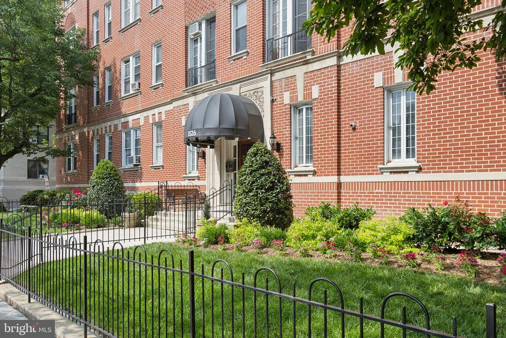 1526 17TH STREET NW 405
