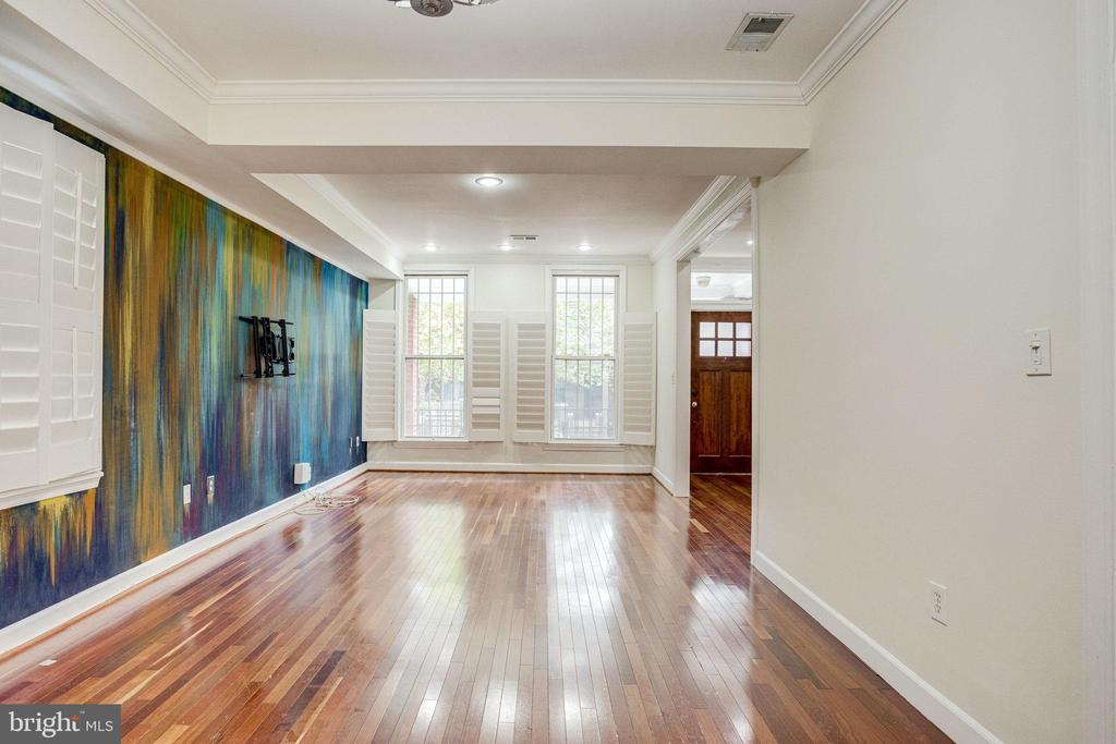 595 COLUMBIA ROAD NW