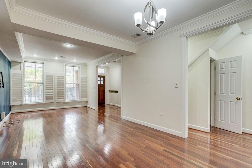 595 COLUMBIA ROAD NW