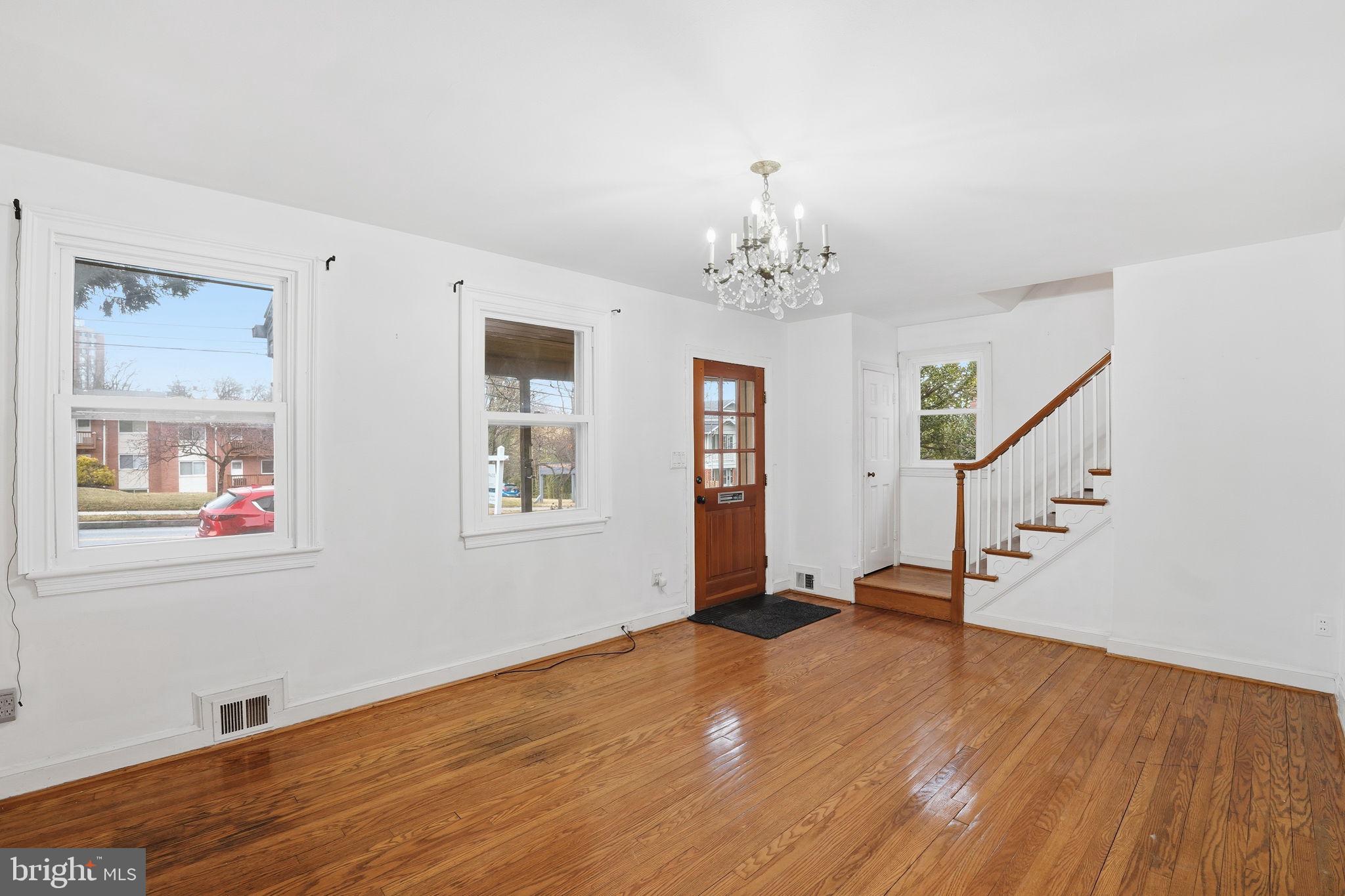 6758 EASTERN AVENUE NW