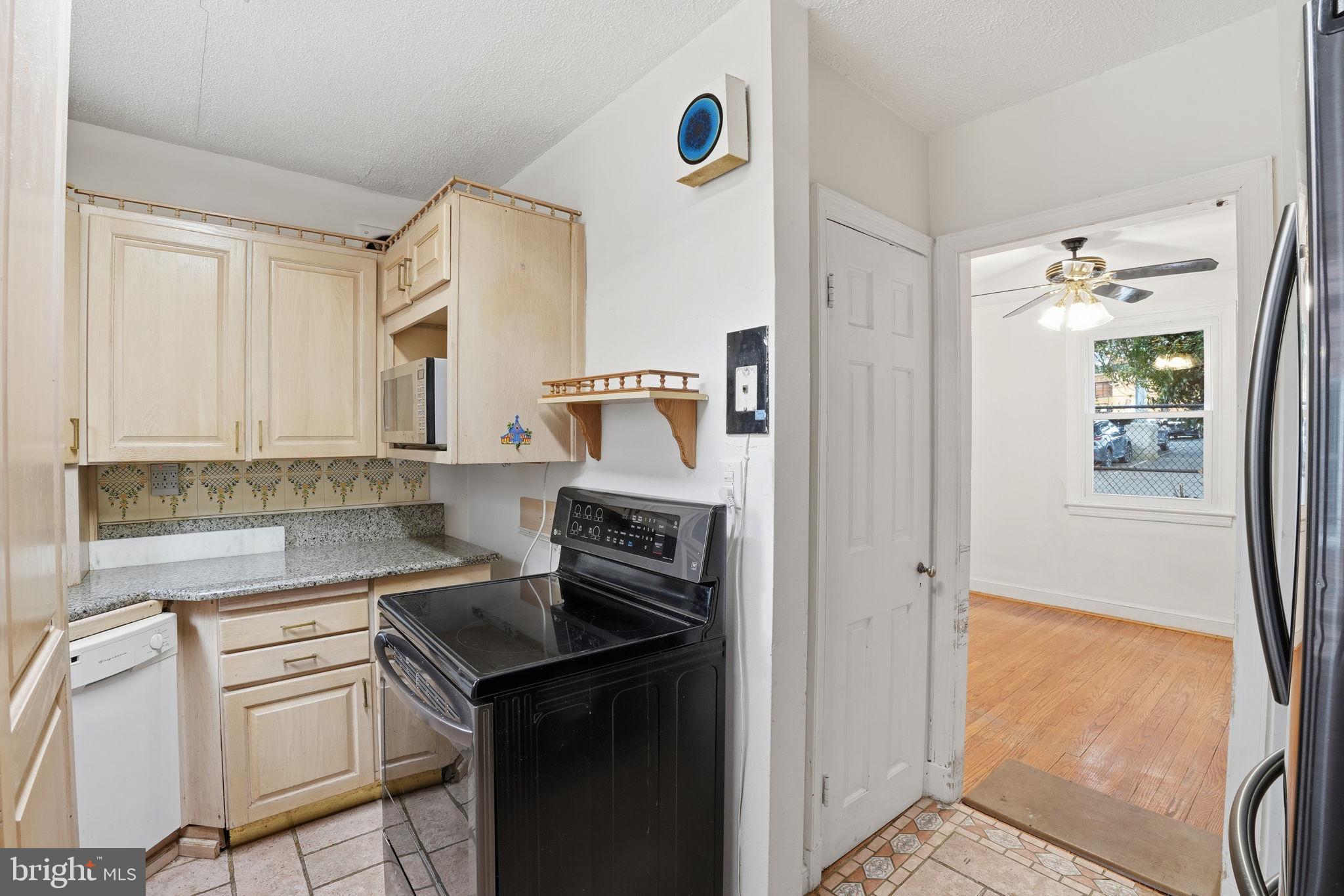 6758 EASTERN AVENUE NW