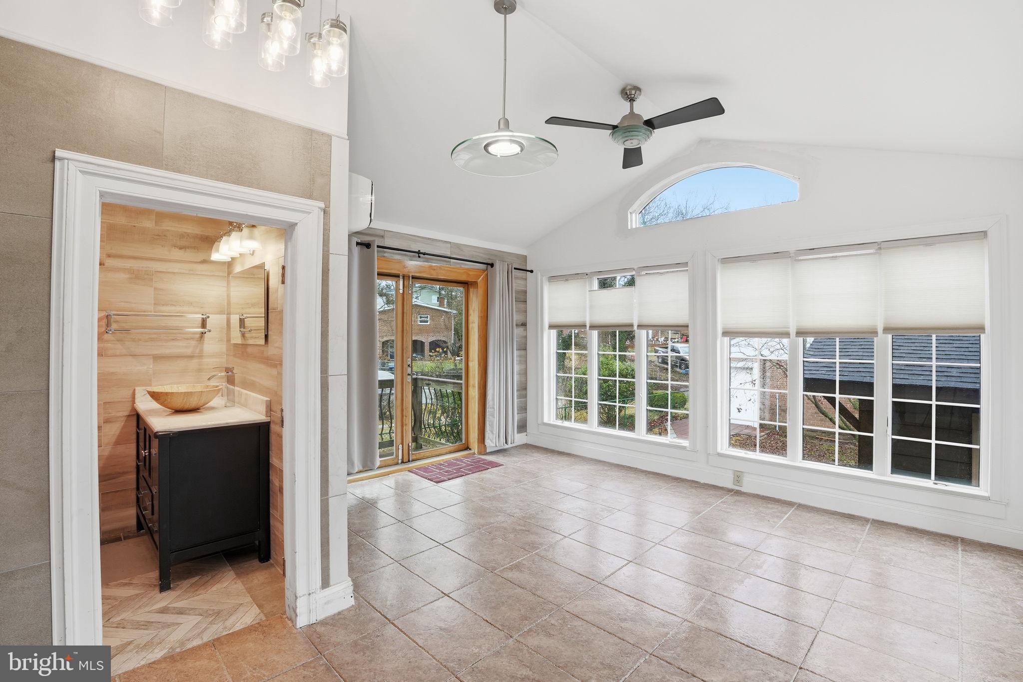 6758 EASTERN AVENUE NW