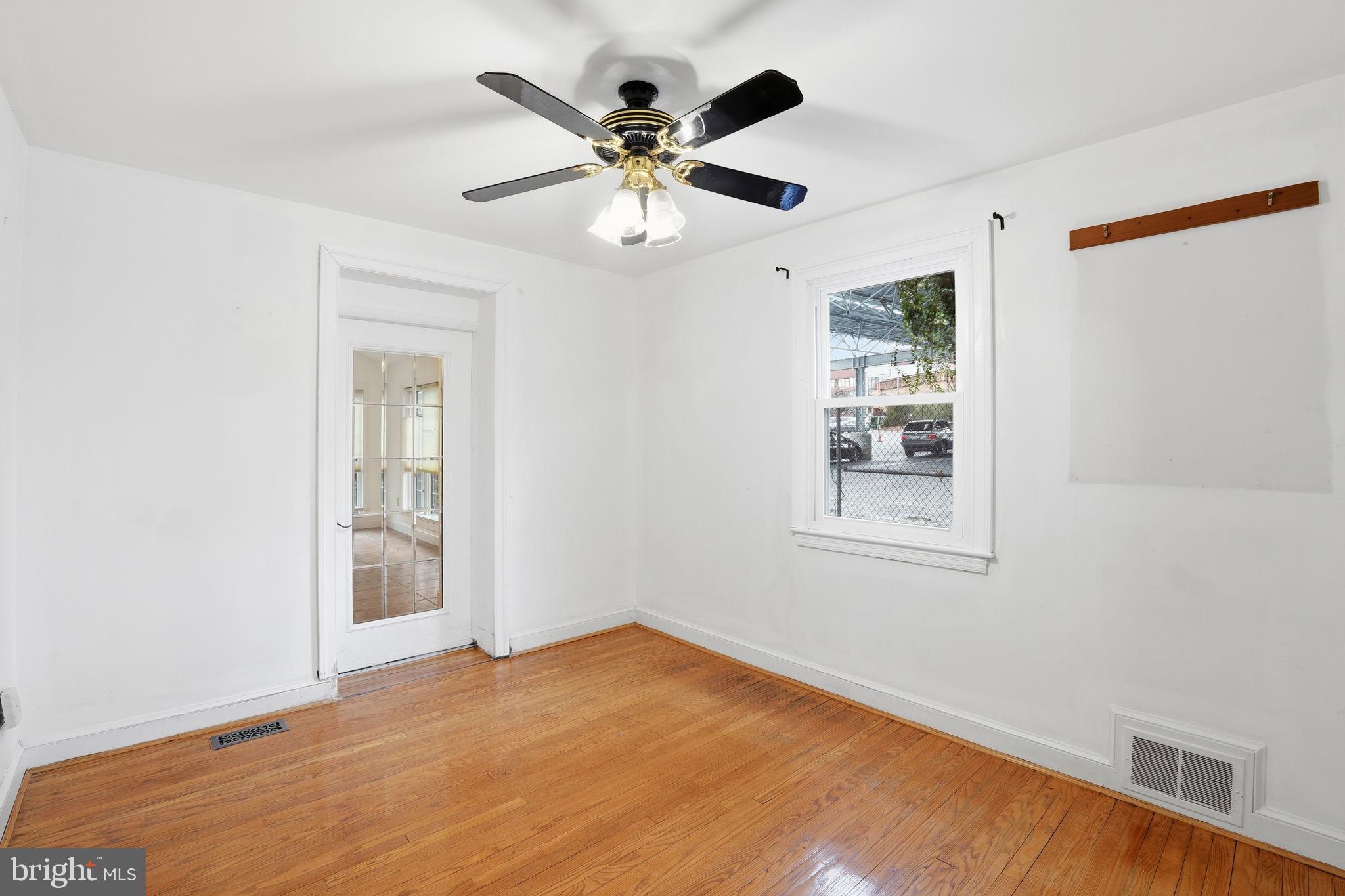 6758 EASTERN AVENUE NW