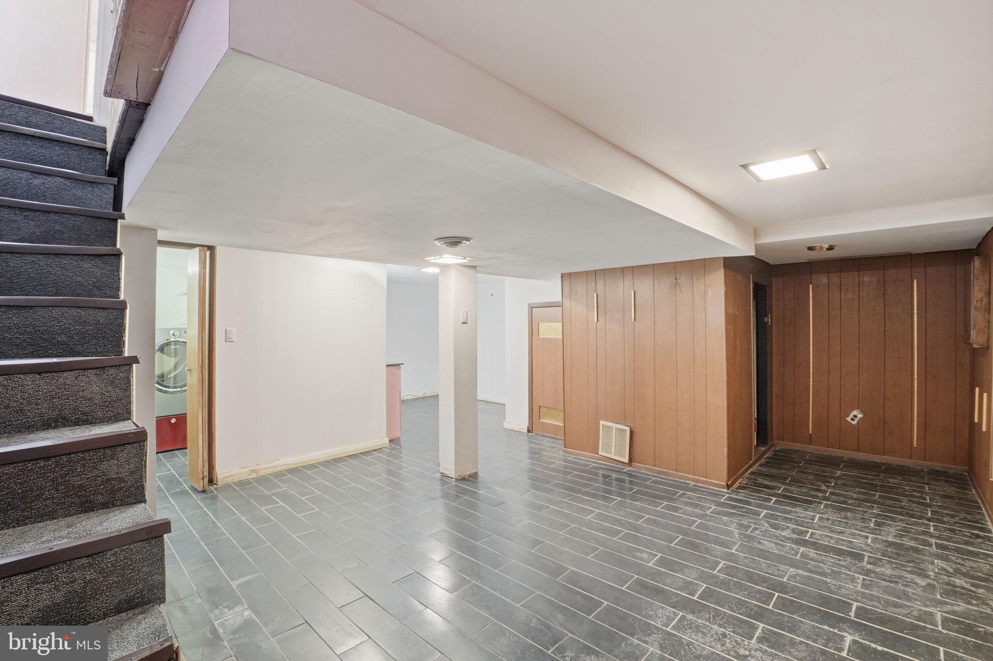 6758 EASTERN AVENUE NW