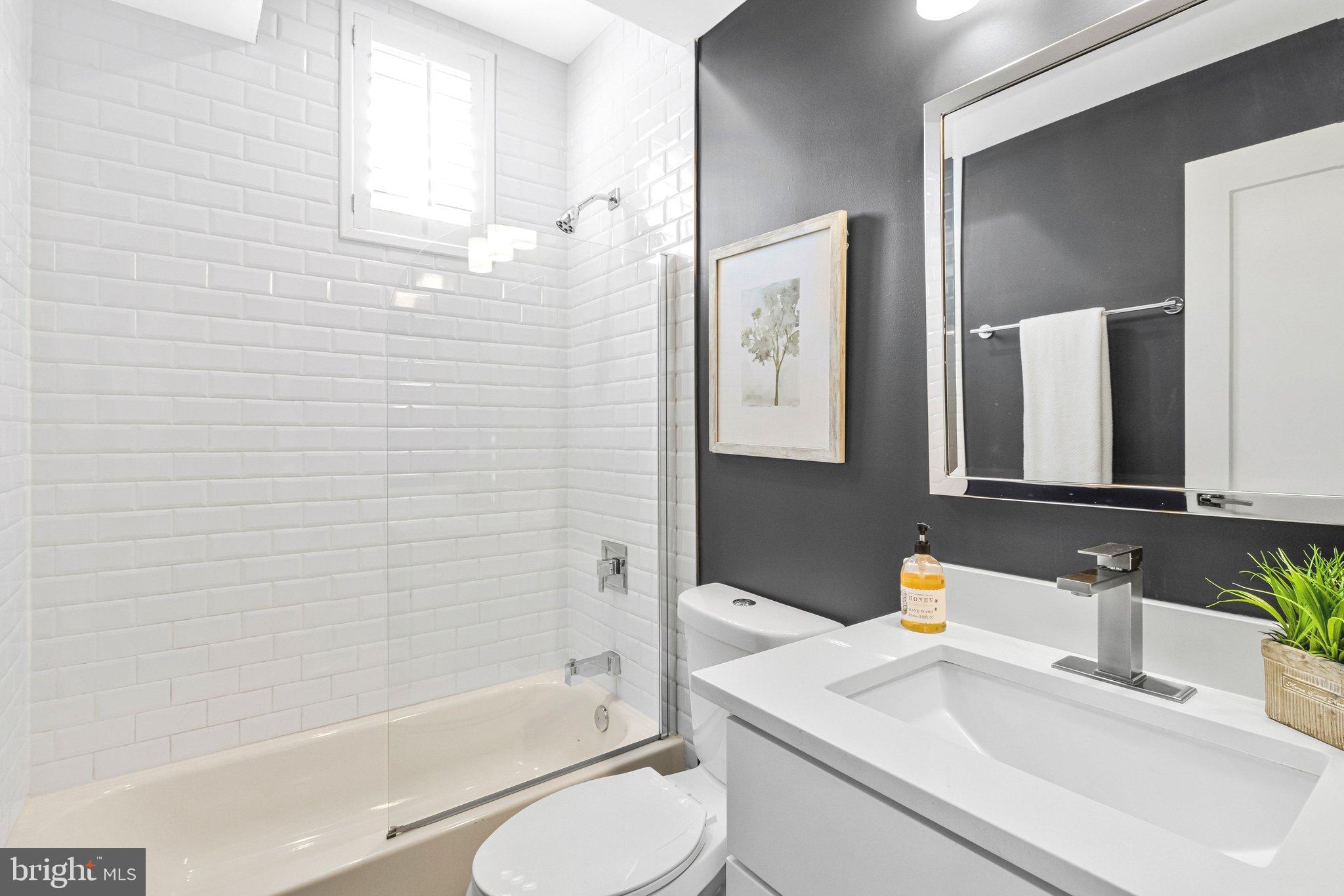 700 16TH STREET NE 2