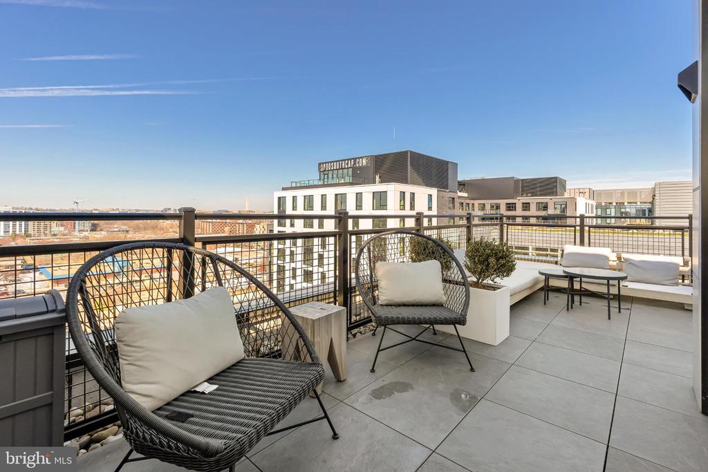 37 L STREET SE 308