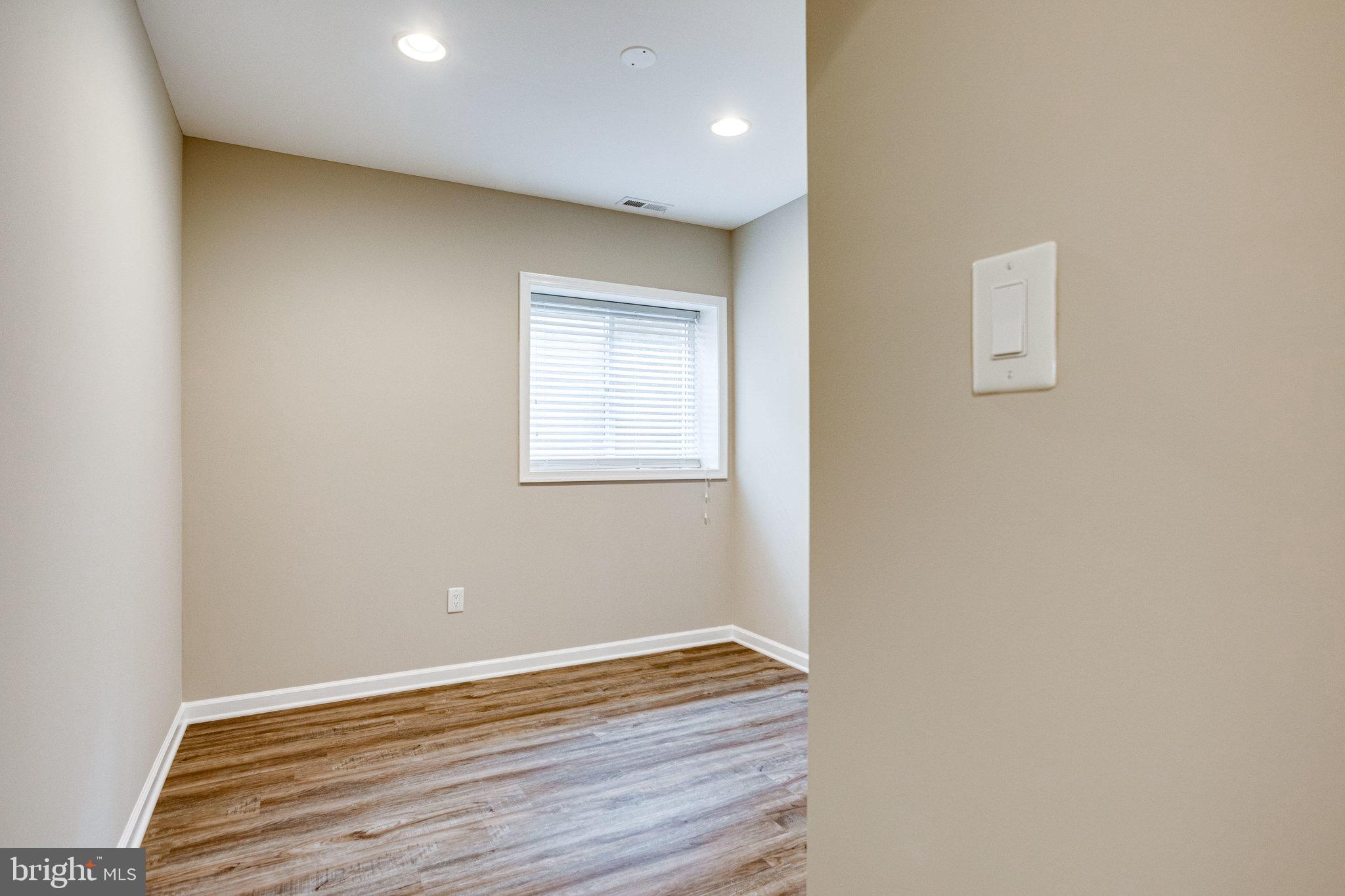 2648 SE BOWEN ROAD SE