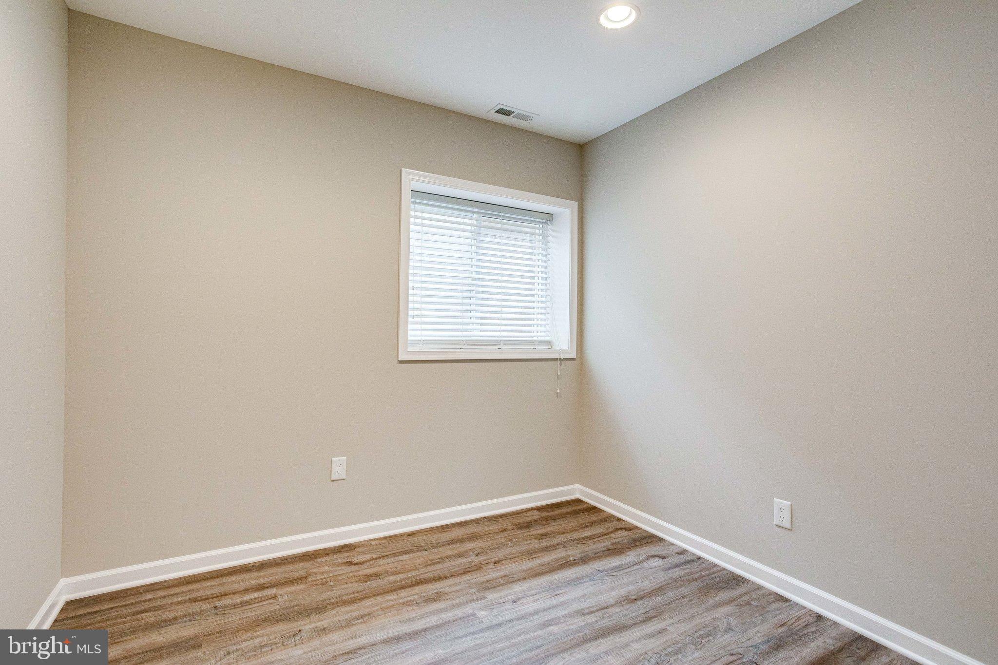 2648 SE BOWEN ROAD SE