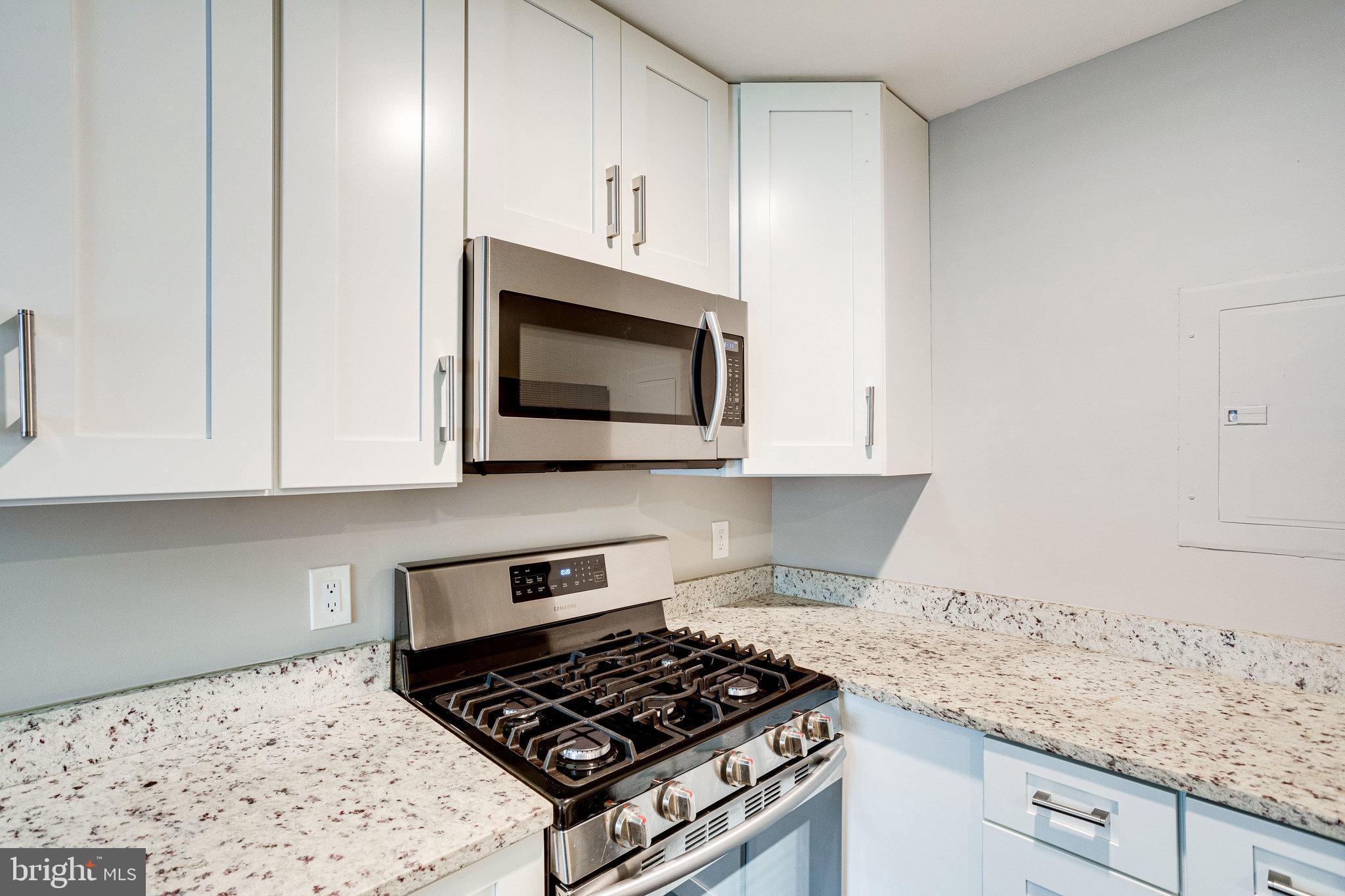 2648 SE BOWEN ROAD SE