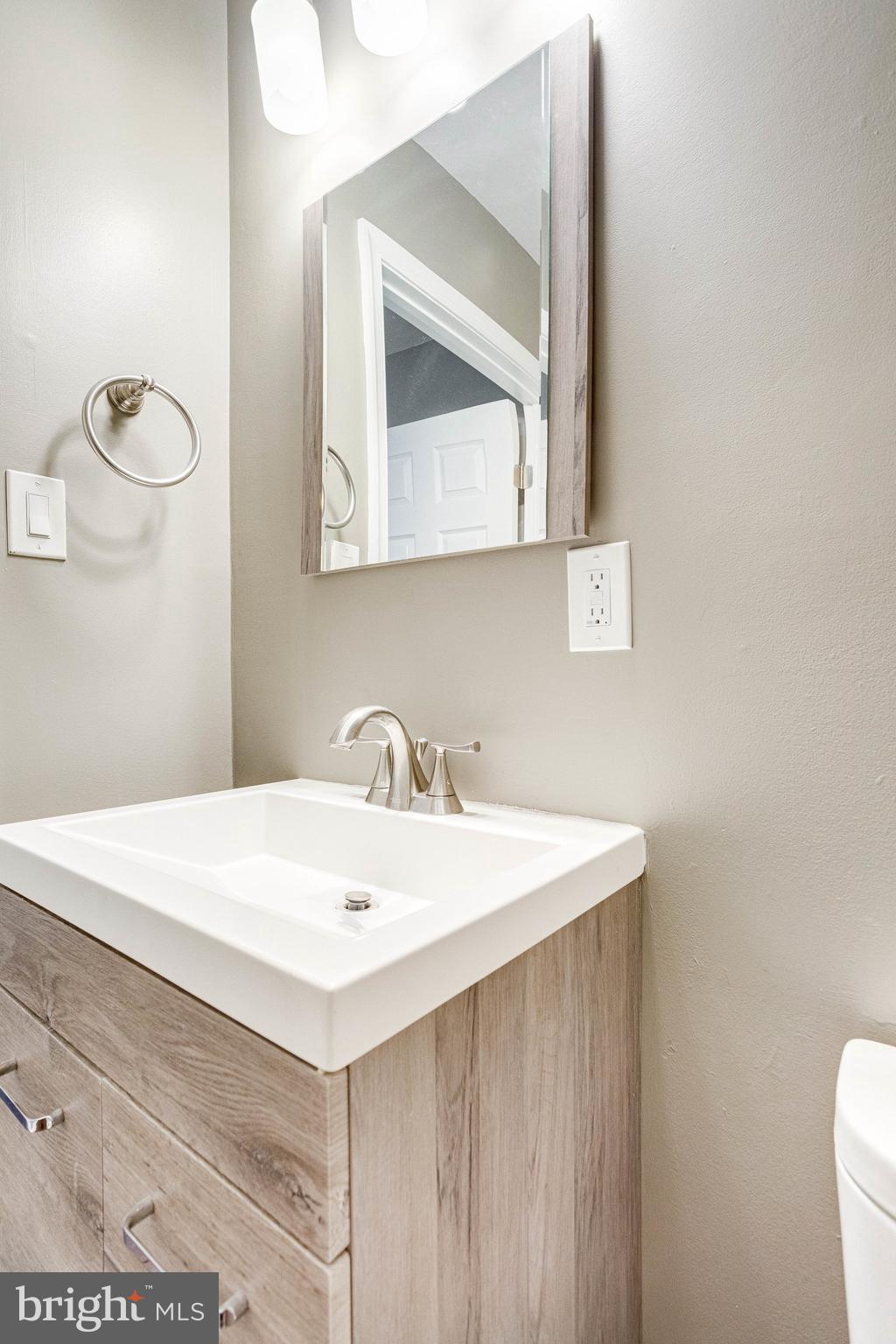 2648 SE BOWEN ROAD SE