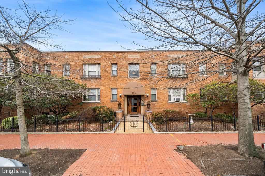 105 6TH STREET SE 205