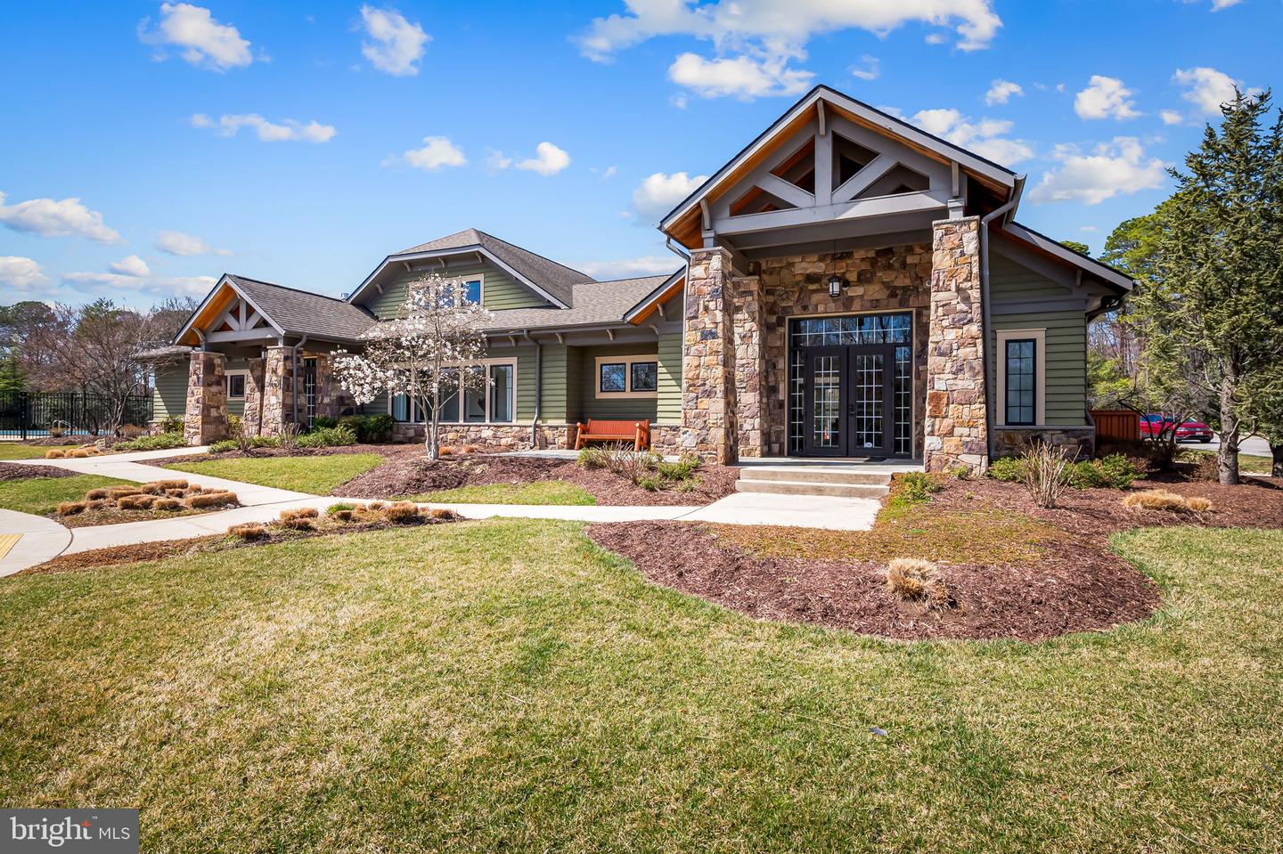 220 Tanner Ln