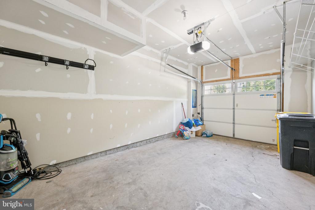 220 TANNER LN