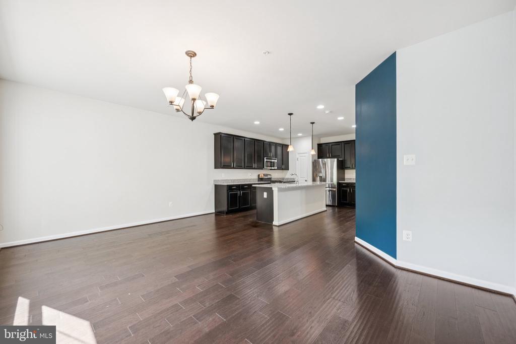 220 TANNER LN