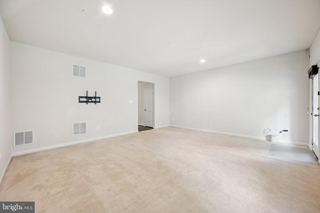220 TANNER LN