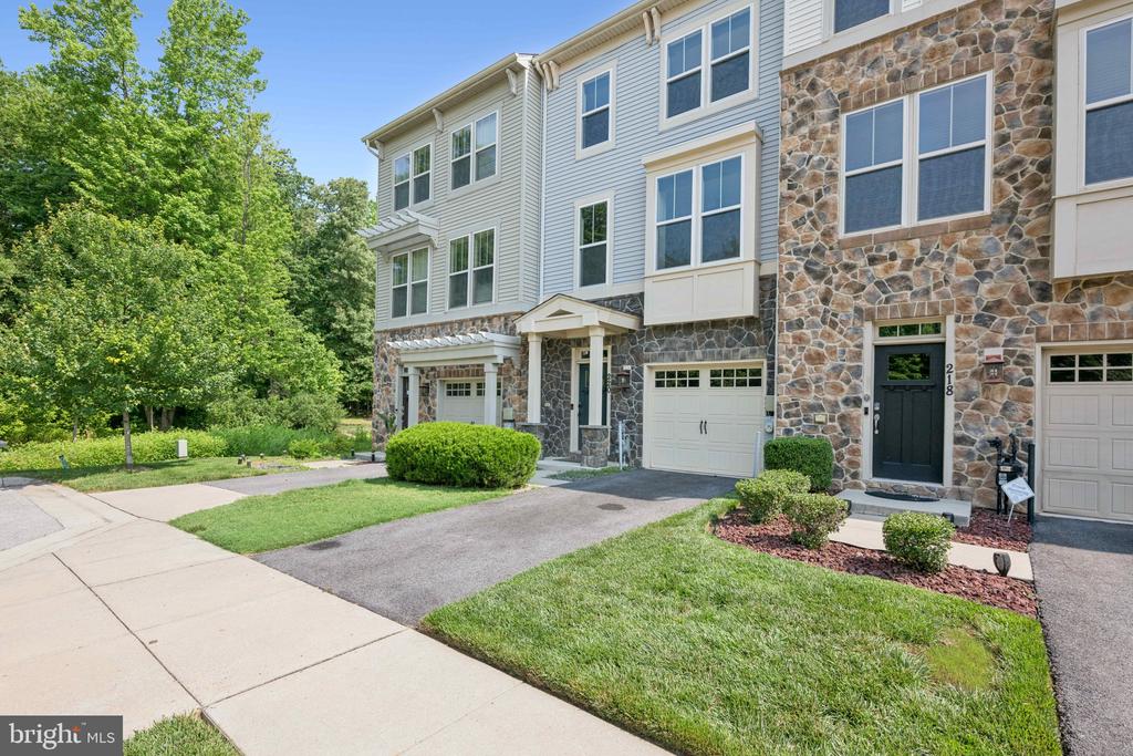 220 TANNER LN