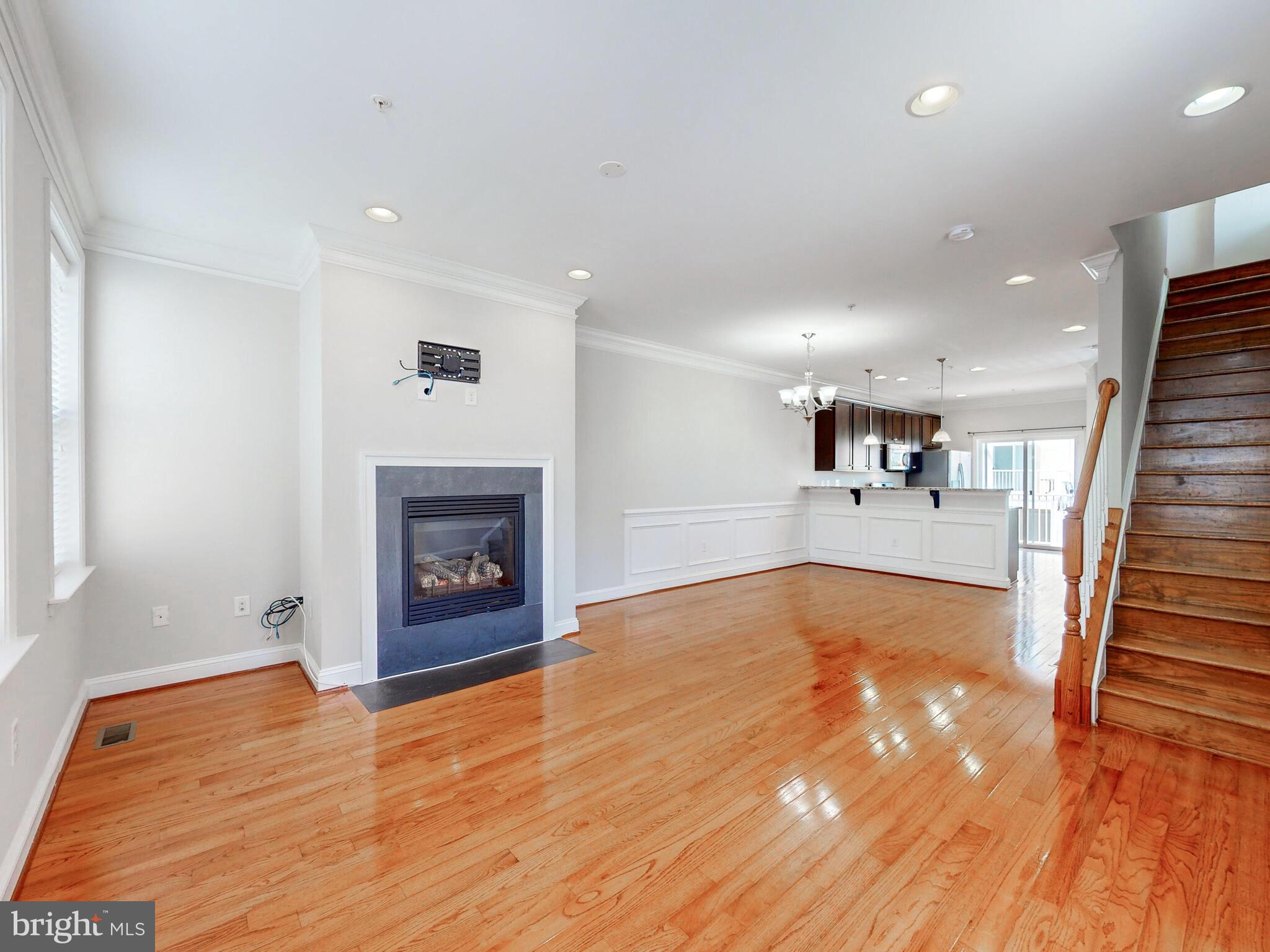 144 N Duncan St