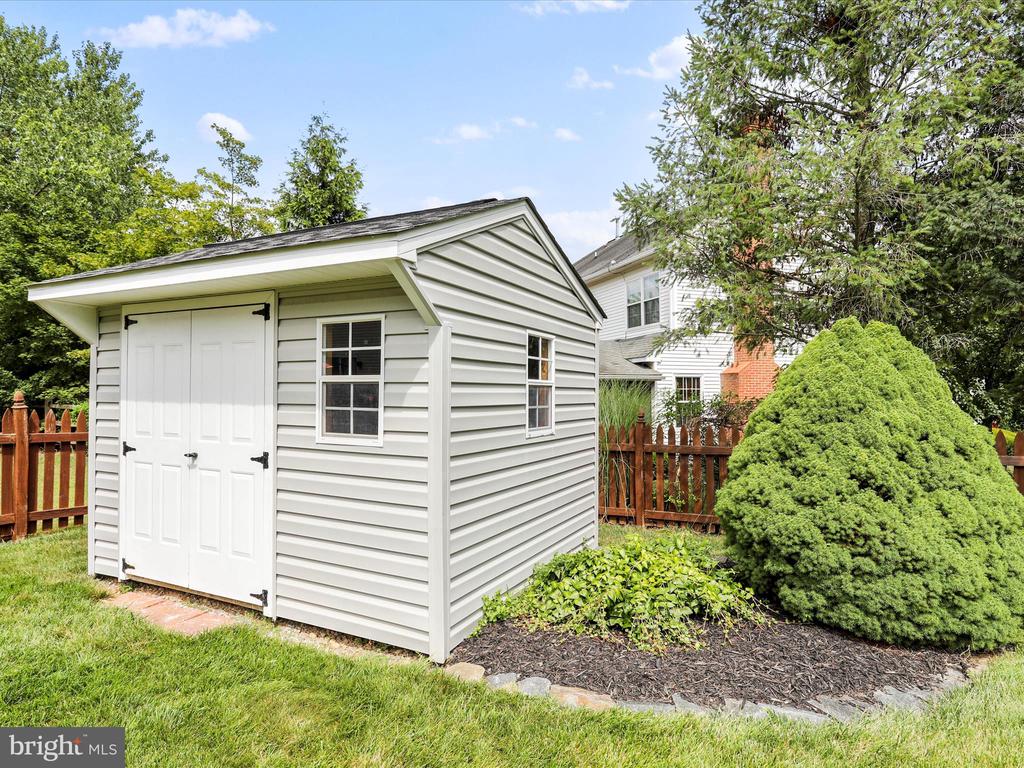5303 Coronet Ct