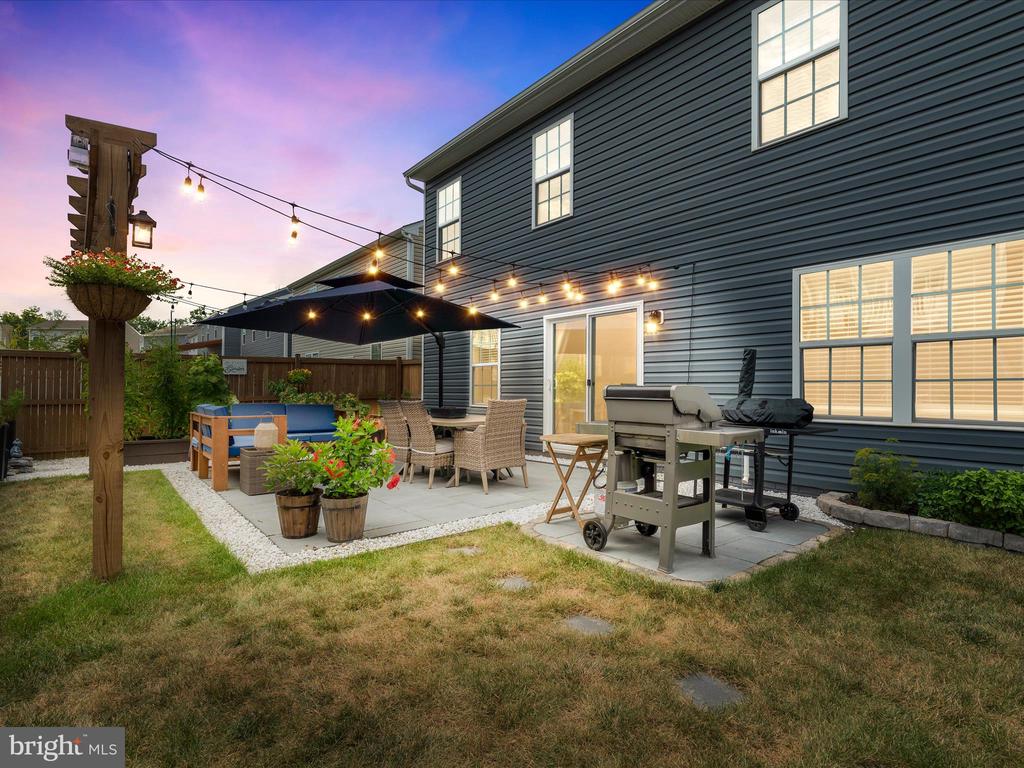 2051 POMONA WAY