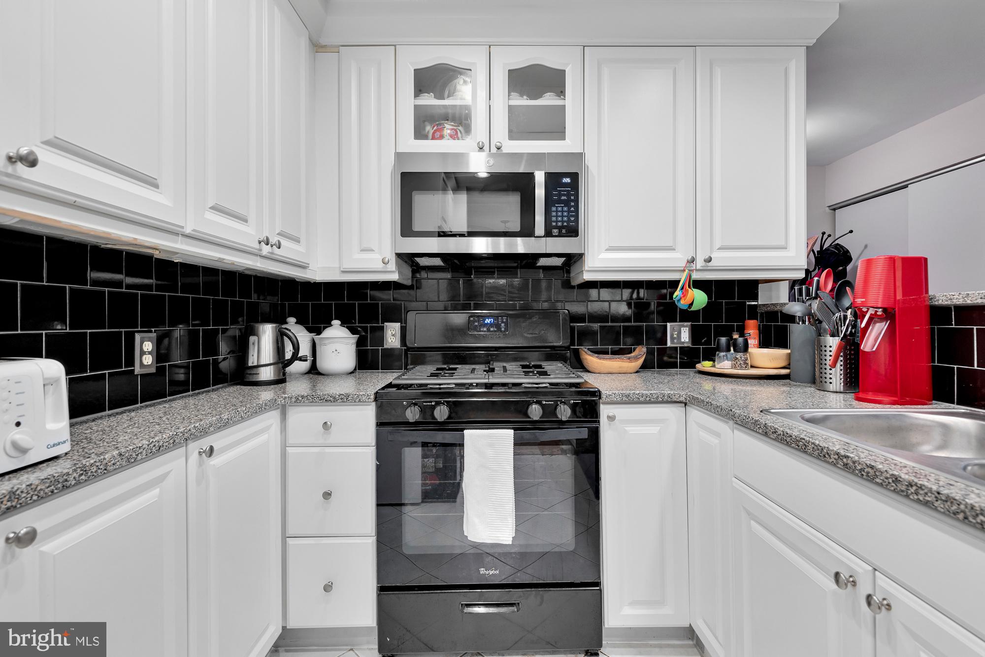 575 THAYER AVENUE Unit: 205