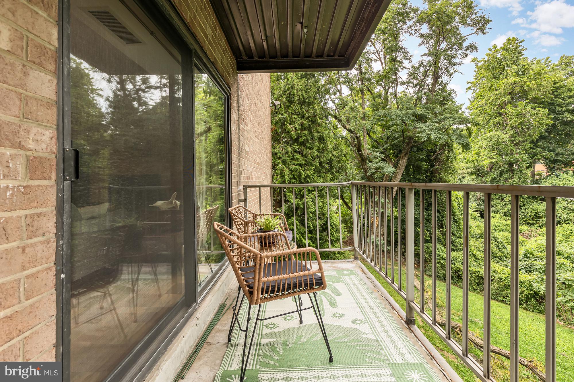 575 THAYER AVENUE Unit: 205