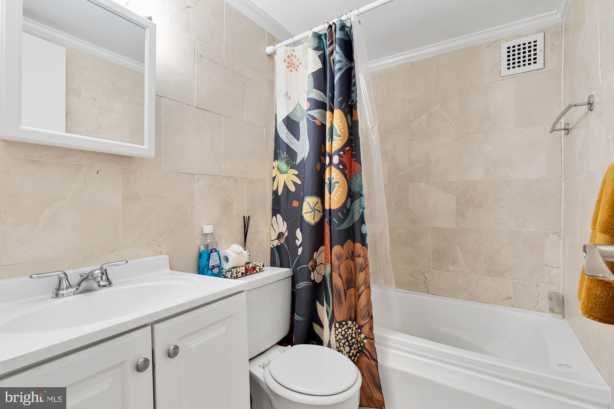 575 THAYER AVENUE Unit: 205